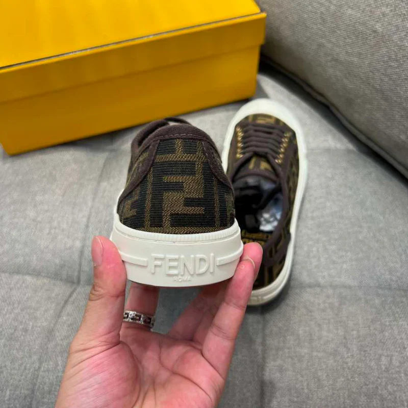 FENDI SNEAKER