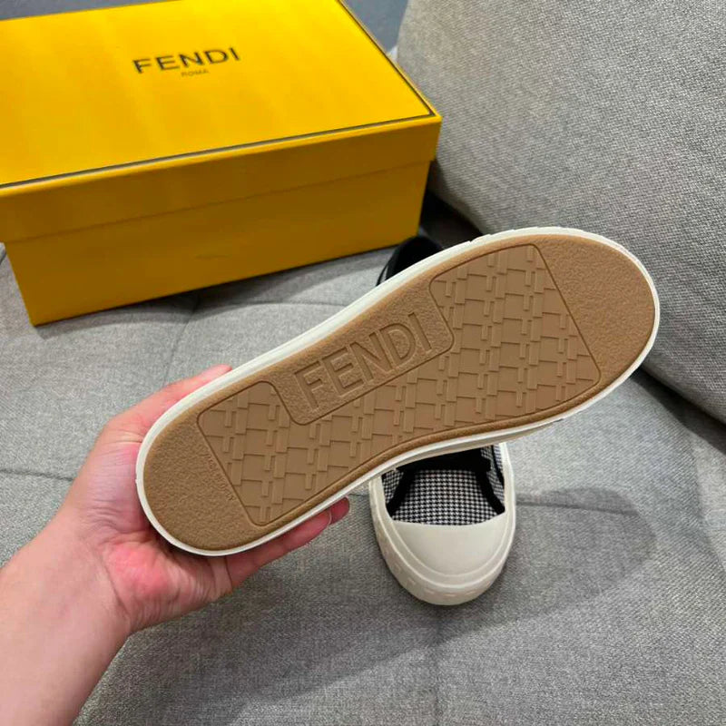 FENDI SNEAKER