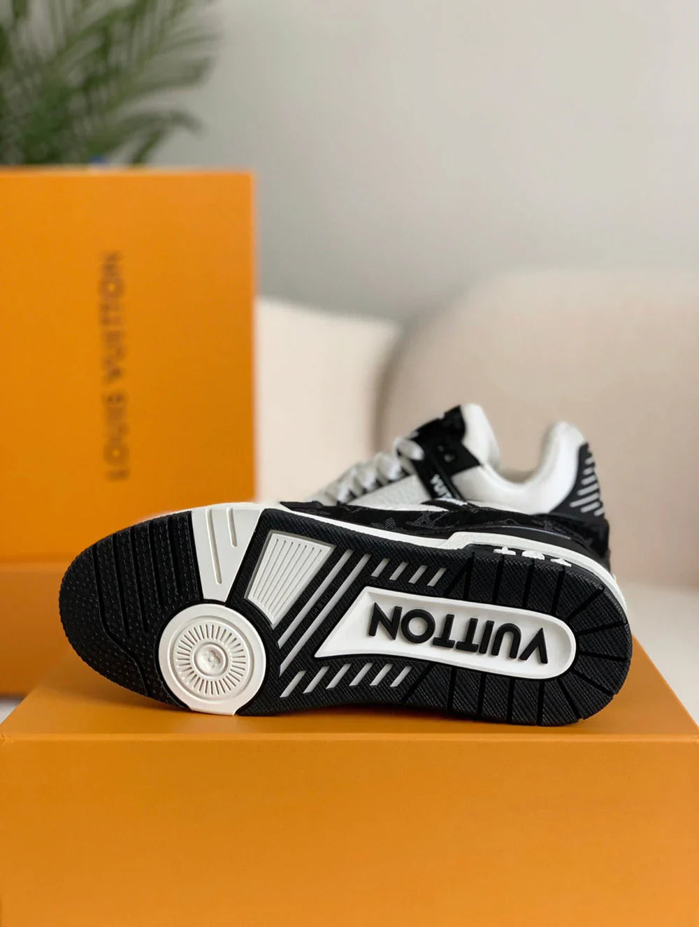 LOUIS VUITTON TRAINER