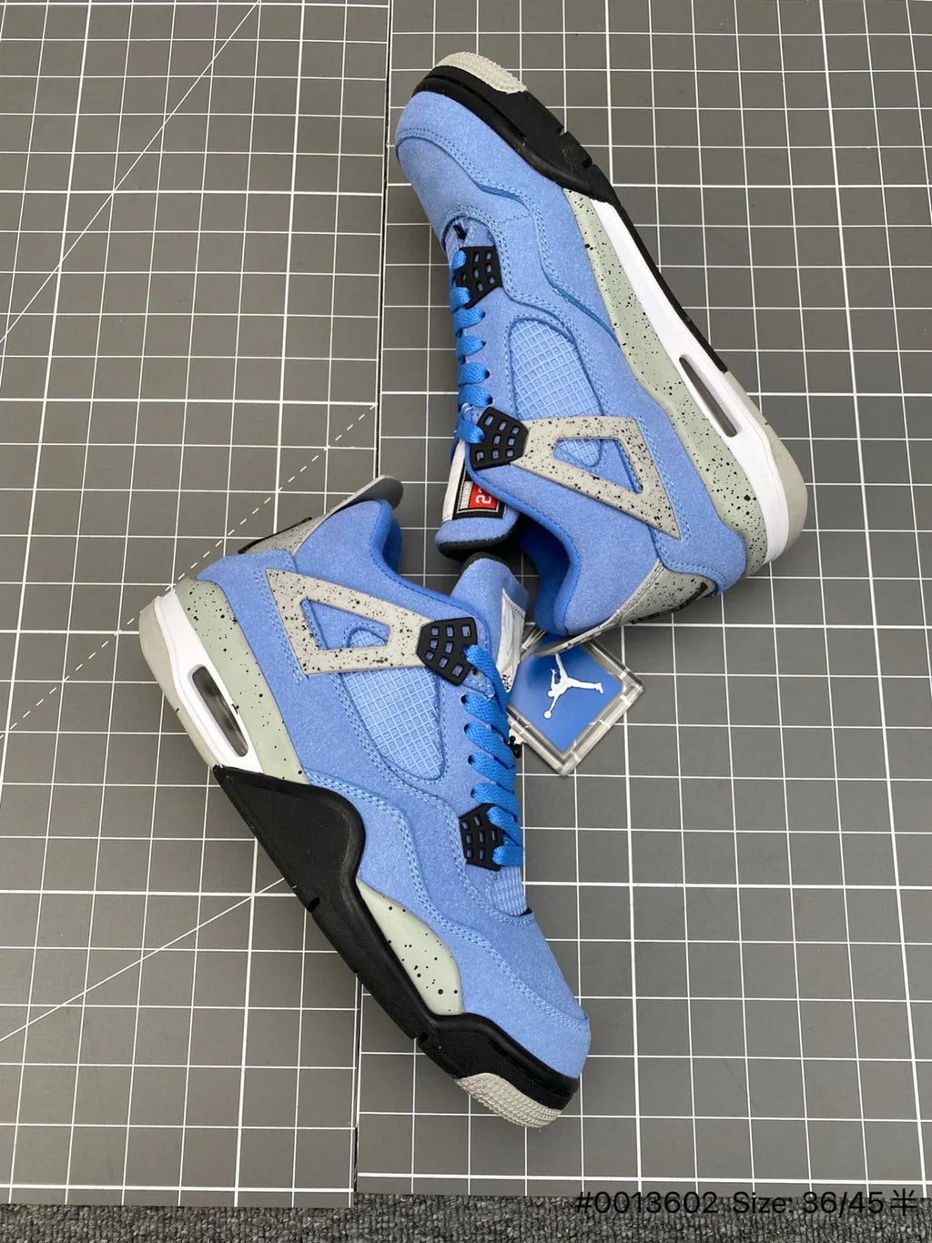 AIR JORDAN 4