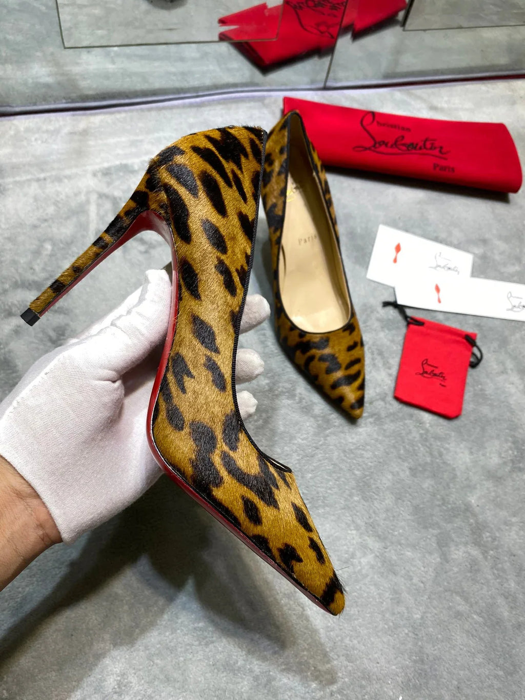 LOUBOUTIN TACCHI